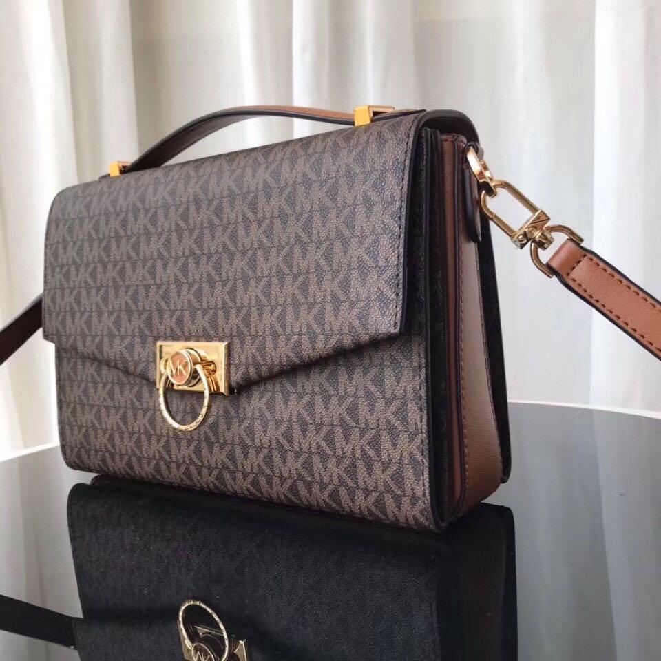 WhatsApp Image 2022-06-14 at 5.23.49 PM (2) Michael Kors Hendrix Signature Messenger Shoulder Bag