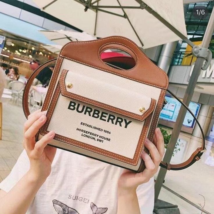 WhatsApp Image 2022-11-30 at 4.11.03 PM (2) Burberry Horseferry Pocket Bag (With Box)