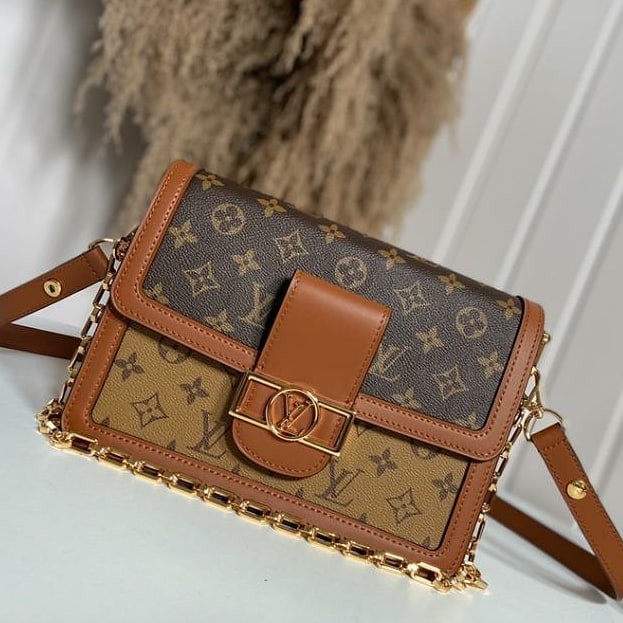 Louis Vuitton Dauphine Very Premium Shoulder Bag (With Double Box)