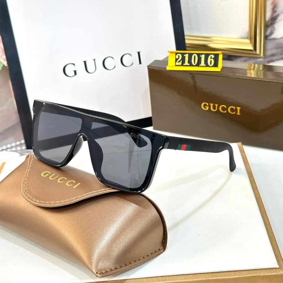 Gucci Wayfarer Men’s Sunglass