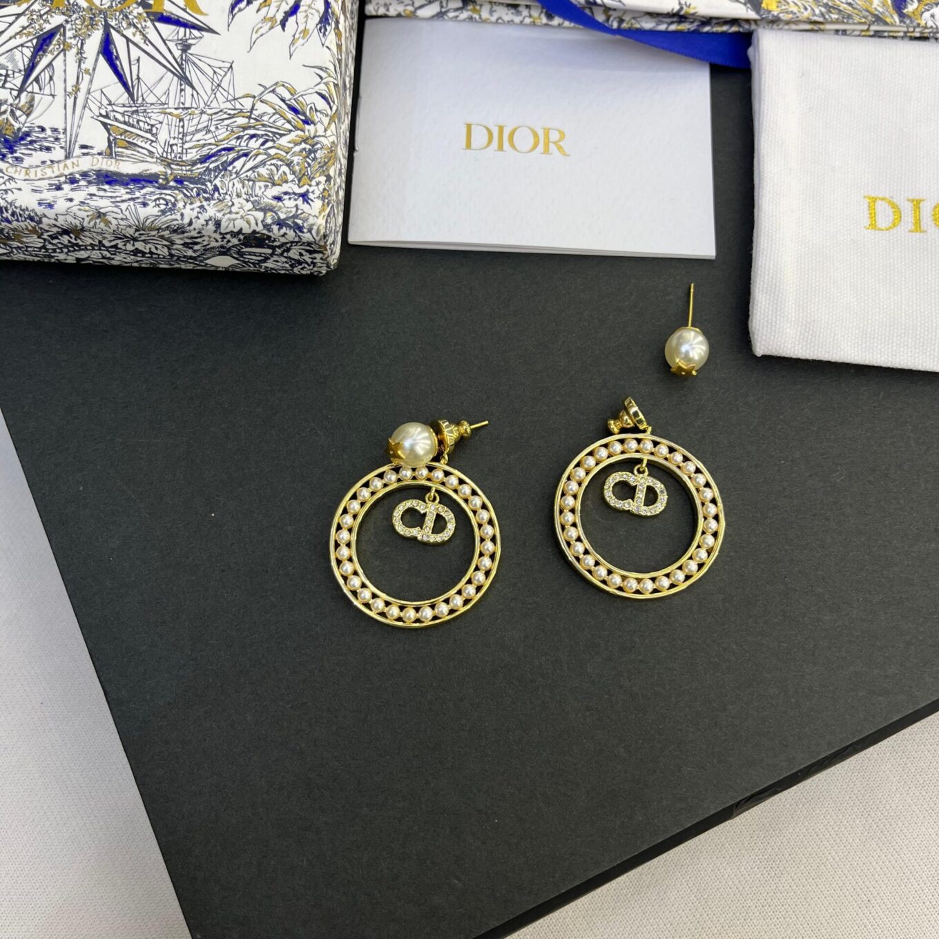 Christian Dior Round Pearl Earring
