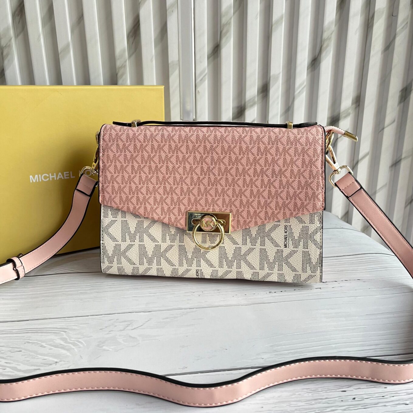 Michael Kors Beige Pink Hendrix Signature Shoulder Bag