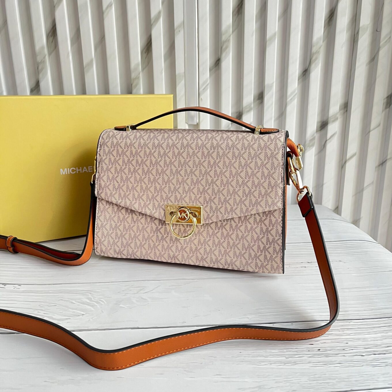 WhatsApp Image 2023-11-18 at 15.49.33_00c03c43 Michael Kors Beige Hendrix Signature Shoulder Bag