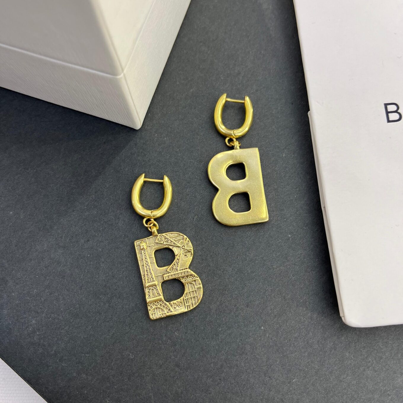 WhatsApp Image 2023-11-27 at 12.41.03_31e9d4d4 Balenciaga Love City Earring