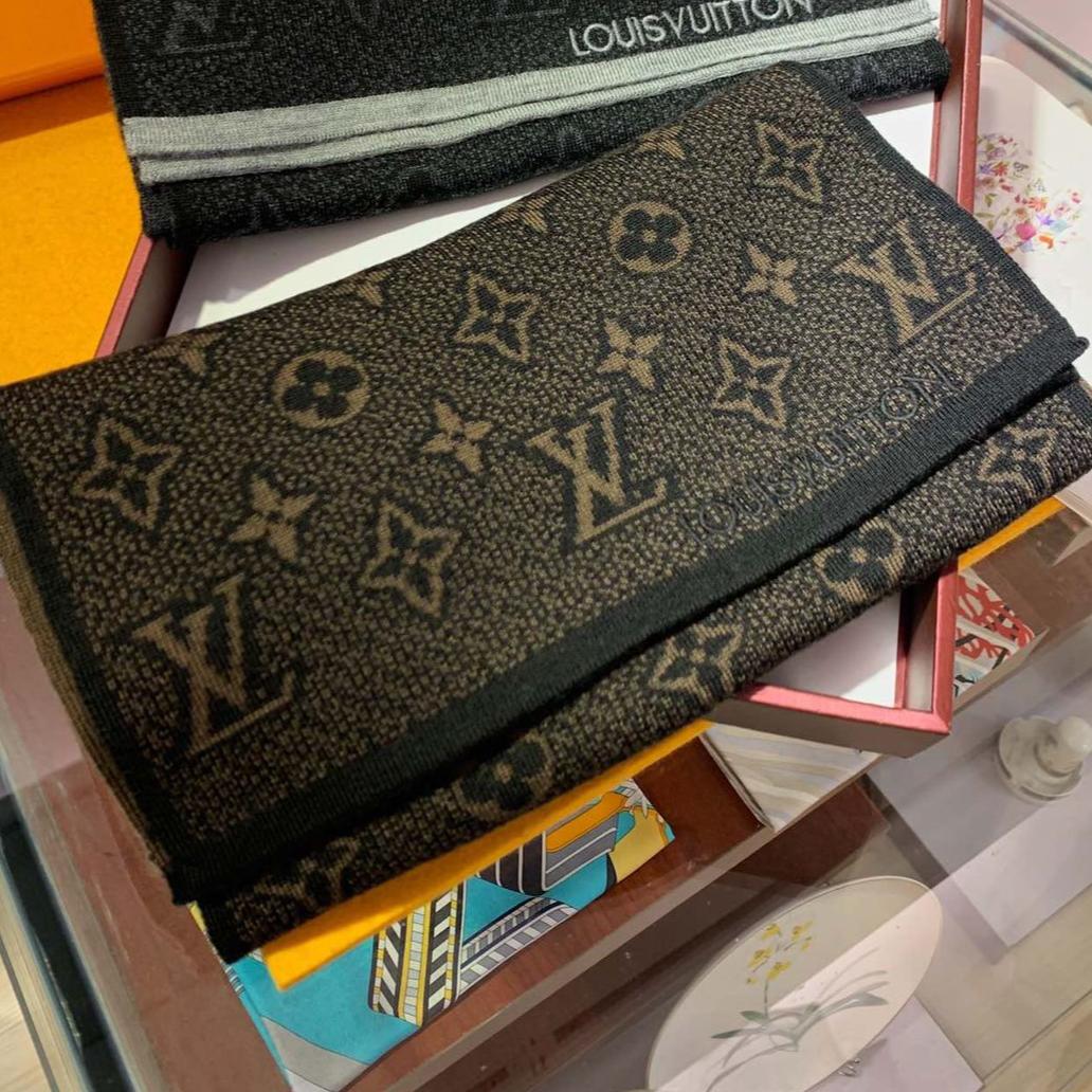 Louis Vuitton Bloom Khaki Monogram Unisex Muffler