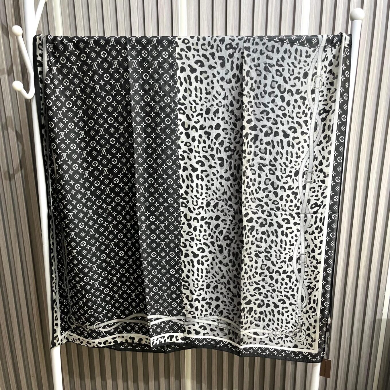 WhatsApp Image 2025-03-29 at 3.31.43 PM Louis Vuitton Silk Stole