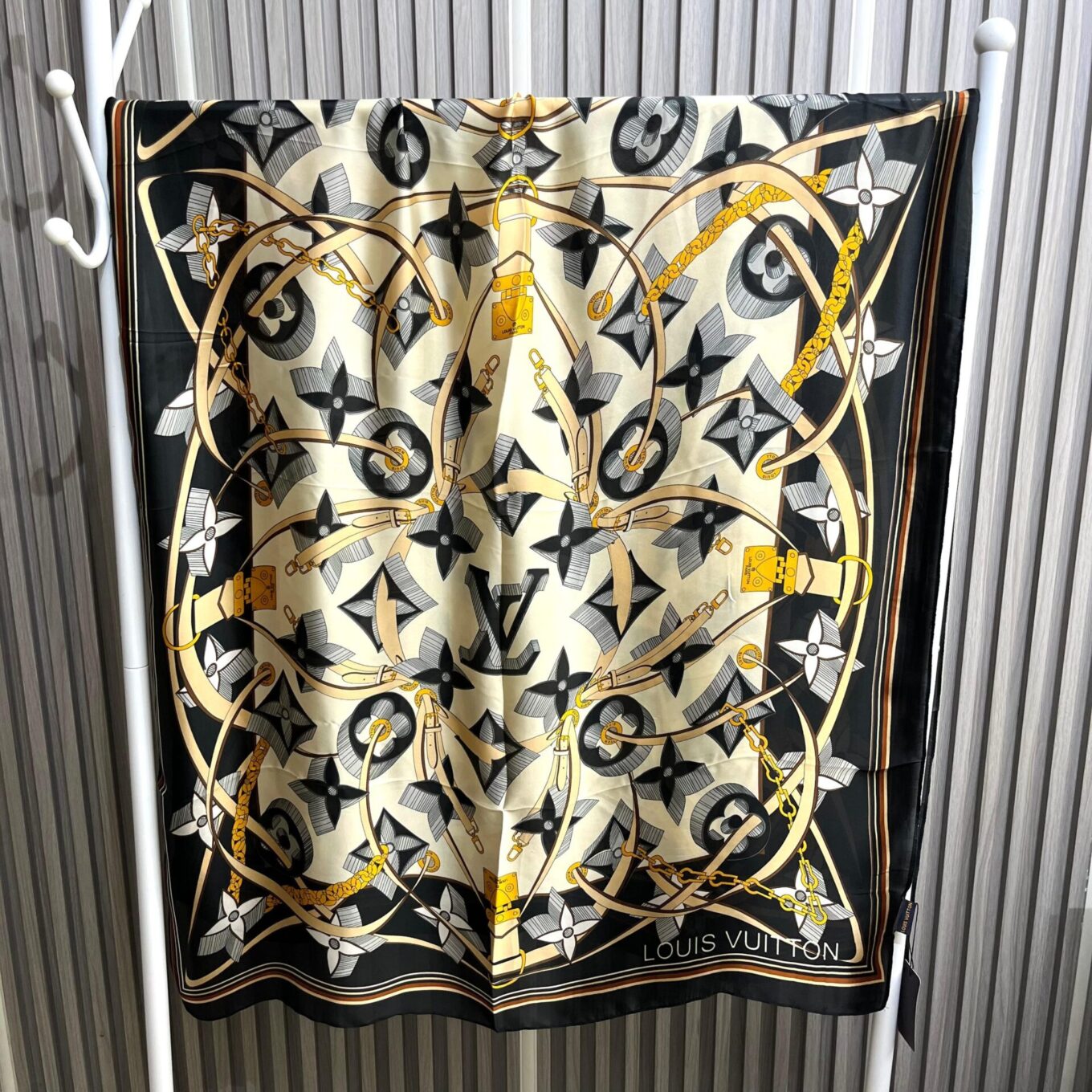 WhatsApp Image 2025-03-29 at 3.41.42 PM Louis Vuitton Silk Stole