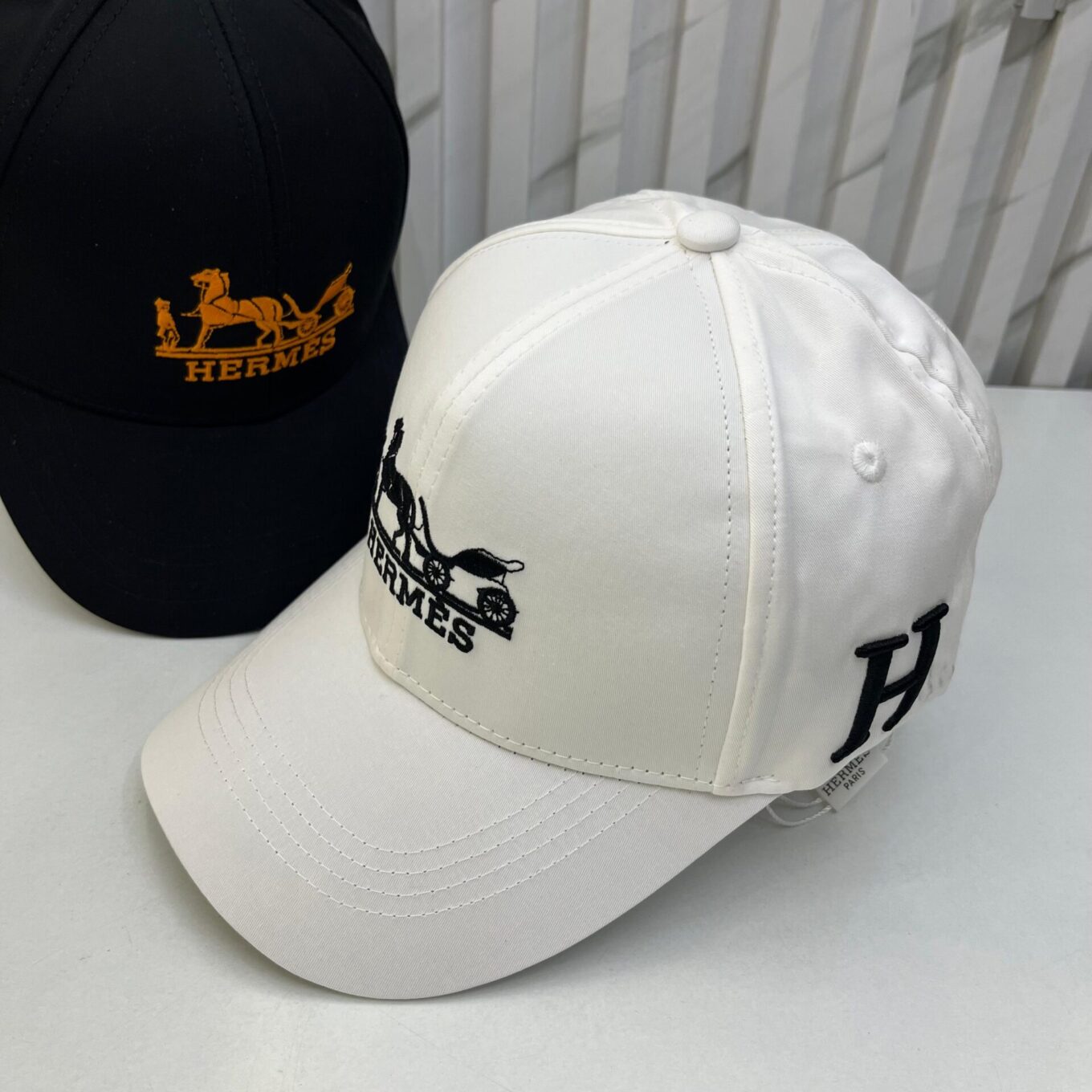 Hermes White Black Baseball Cap