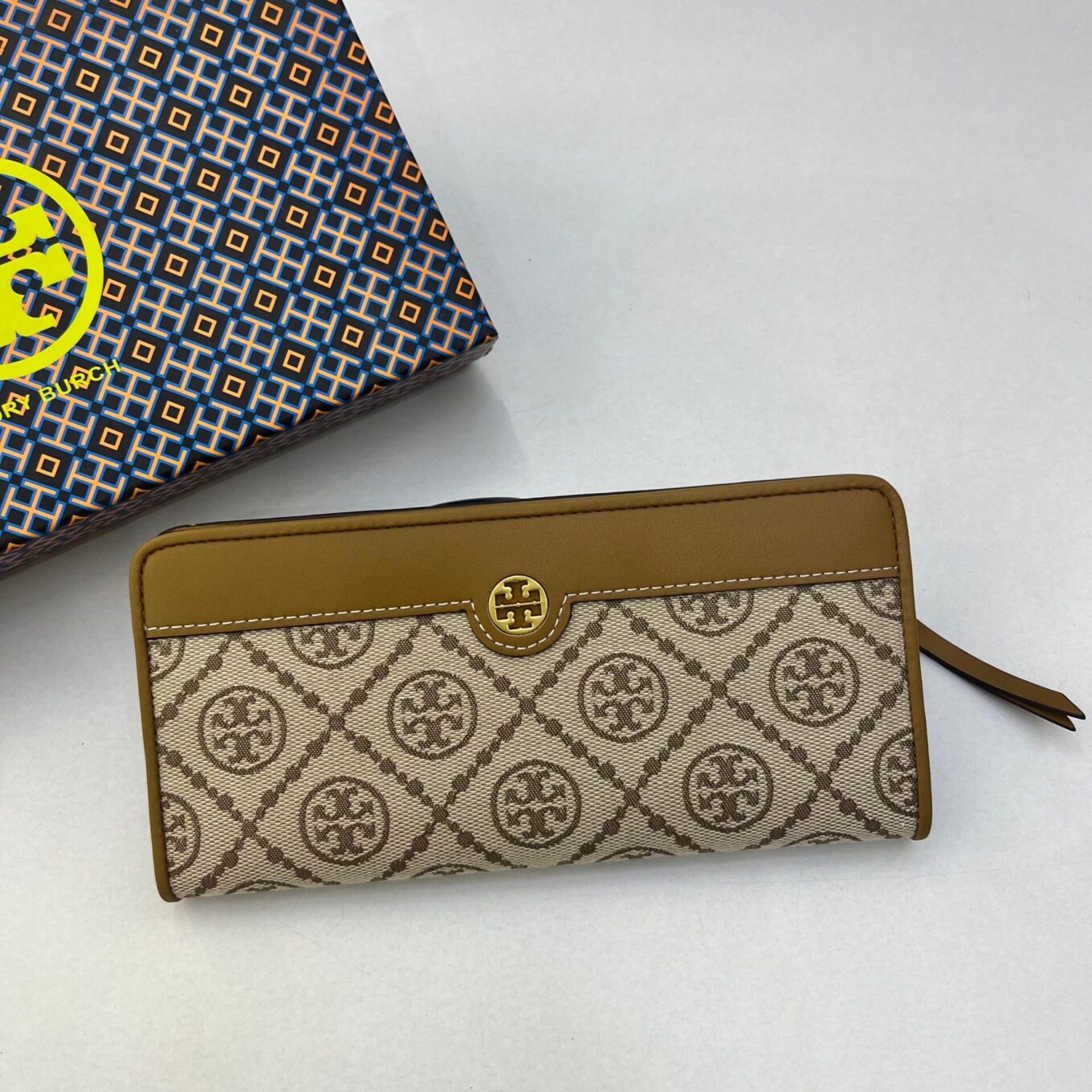 Tory Burch Jacquard Khaki Premium Wallet
