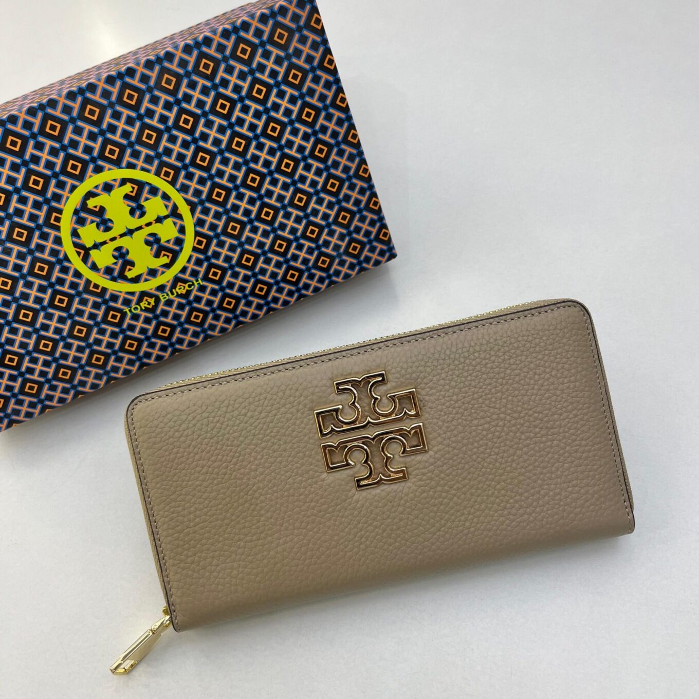 Tory Burch Britten Khaki Premium Wallet