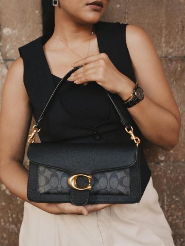 WhatsApp Image 2025-09-01 at 4.21.19 PM (1) Coach Plaque Black Signature Shoulder Bag