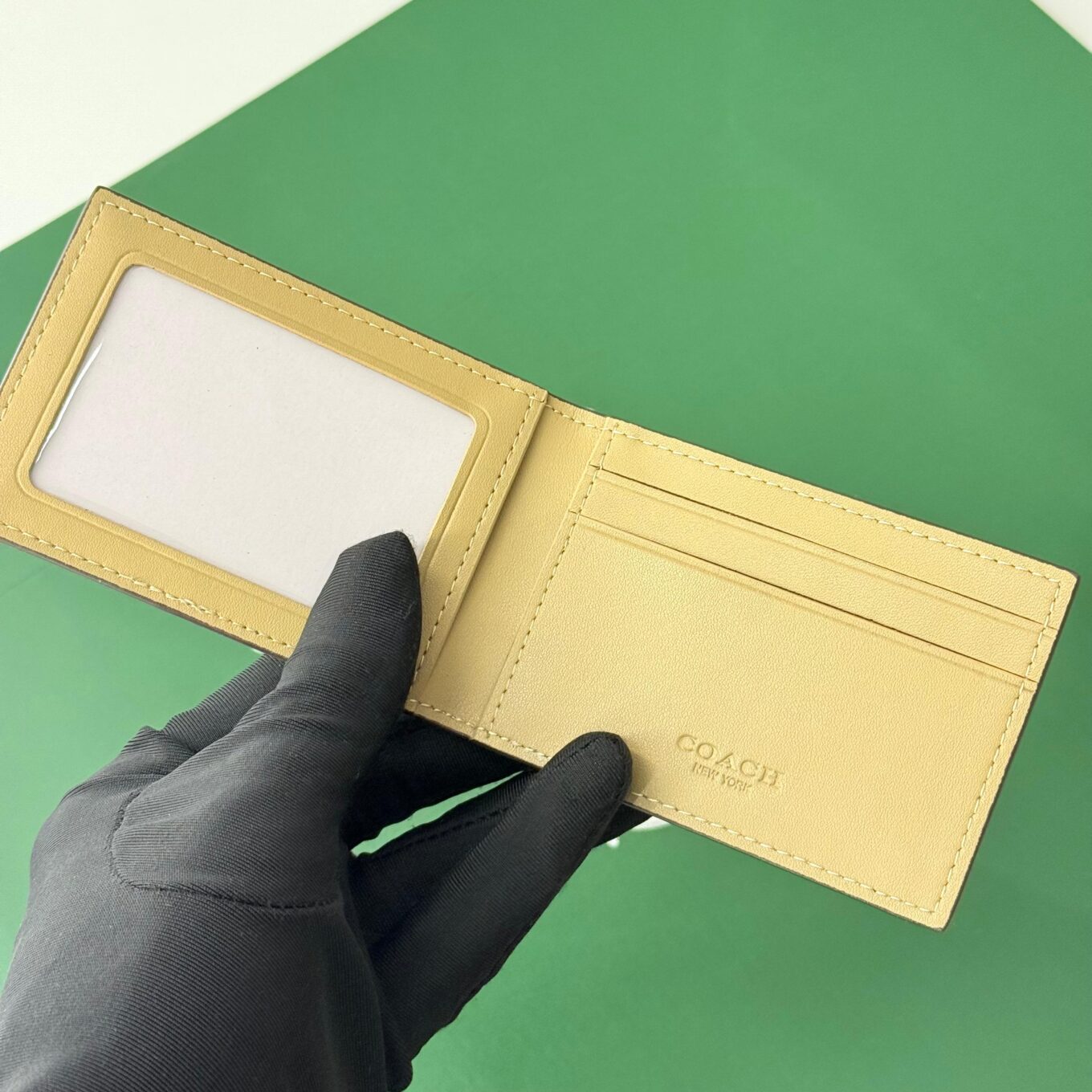 Coach White Canvas Orange Patch Men’s Wallet With Card Holder