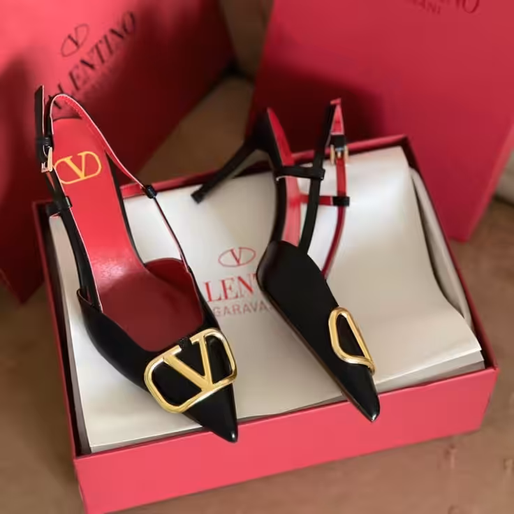WhatsApp Image 2025-10-22 at 7.47.18 PM Valentino Garavani Vlogo Signature Slingback Heel