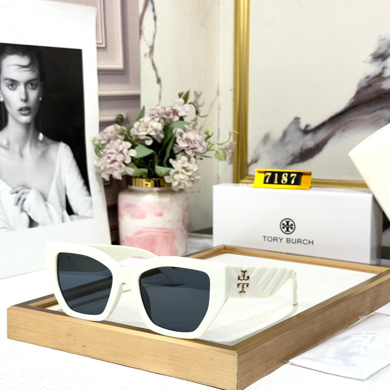 WhatsApp Image 2026-01-09 at 6.28.11 PM Tory Burch Tortoiseshell Square White Women Sunglasses