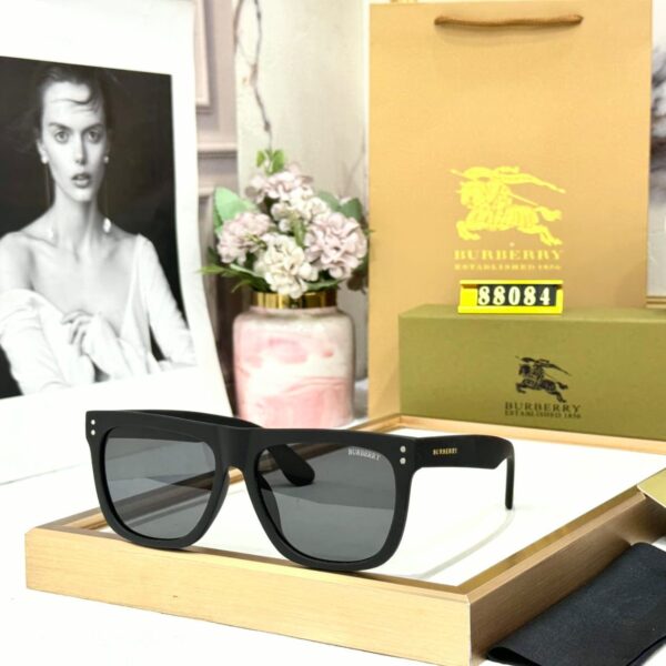 Burberry Black Wayfarer Sunglass for Men