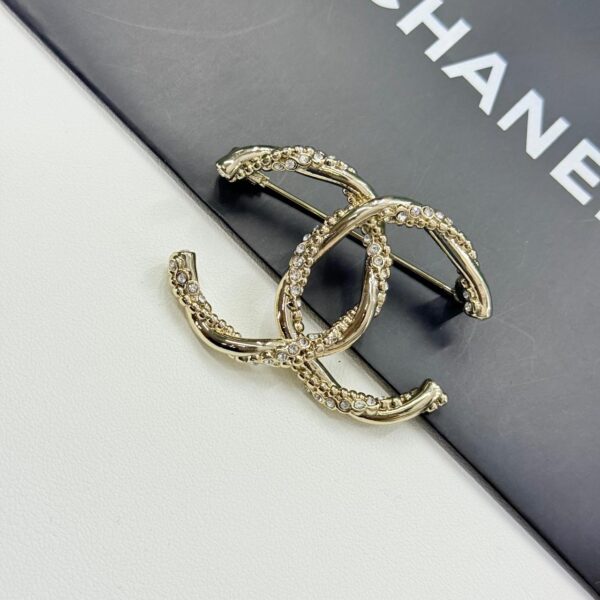 Chanel Golden Large CC Brooch