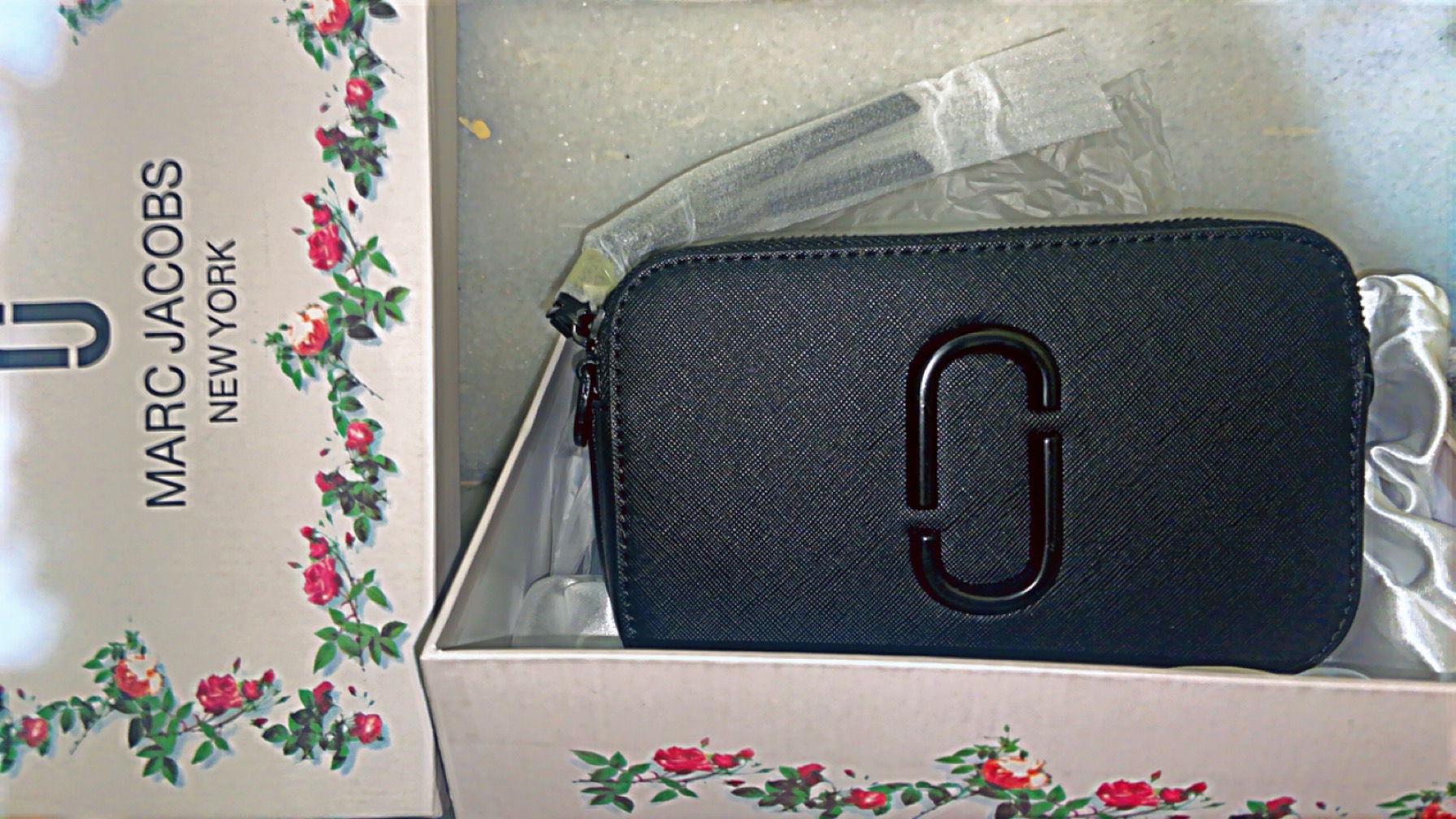 Marc Jacobs All Black Camera Sling Bag (With Box) photo review